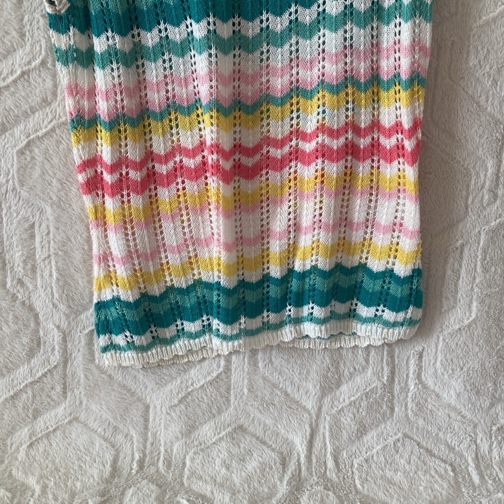 EUC     Multi-color Knit Short Sleeve Top - Picture 5 of 6